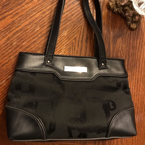 Nice Black Faux Leather Pattern Material Handbag! - Picture 3 of 11